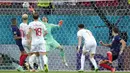 Yann Sommer lahir di Morges, Swiss, pada 17 Desember 1988. Ia mengawali karier sepak bola dengan menimba ilmu di FC Herrliberg (1996-1997), Concordia (1997-2003), dan FC Basel (2003-2005). (AP/Vadim Ghirda, Pool)