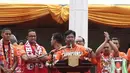 Dirut Persija Jakarta Gede Widiade memberikan sambutan saat acara penyerahan piala Liga I di Balai Kota, Jakarta, Sabtu (15/12). Kemenangan Persija di Liga 1 menjadi momen bersejarah bagi seluruh masyarakat Ibu Kota. (Liputan6.com/Herman Zakharia)