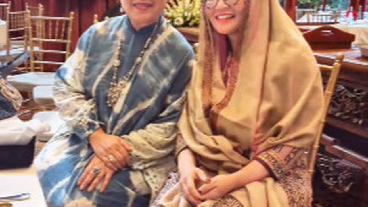 Momen Wamen Stella Kunjungi Kediaman Prabowo, Disambut Titiek Soeharto Pesonanya Cantik Banget