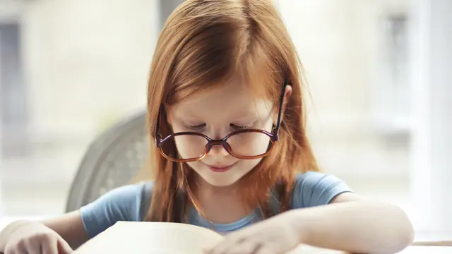 [Fimela] belajar membaca