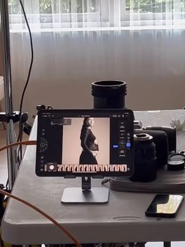 Hamil Anak Pertama, Ini 7 Pemotretan Maternity Shoot Julie Estelle