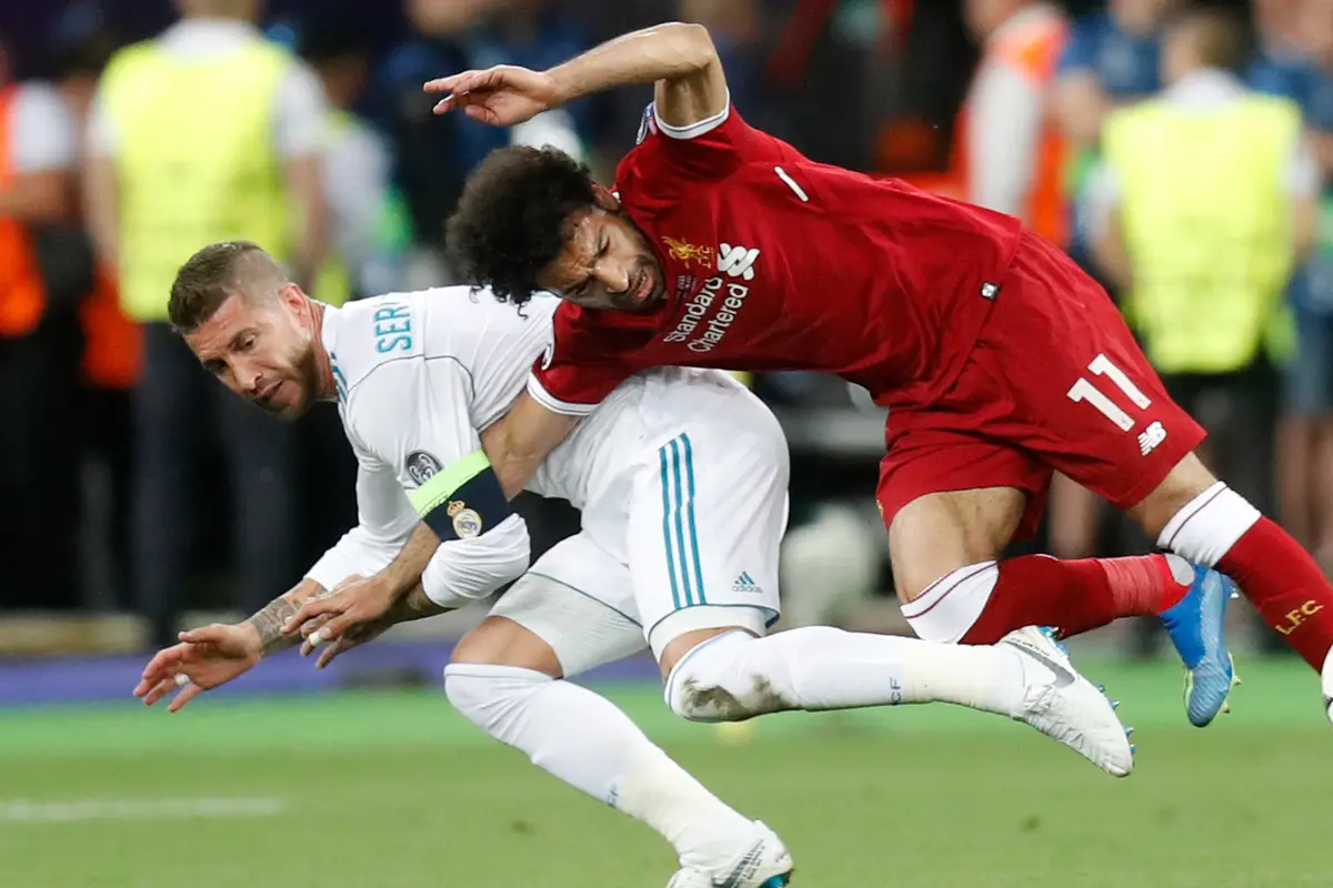 Cedera, Mohamed Salah Menangis Tak Bisa Lanjutkan Pertandingan