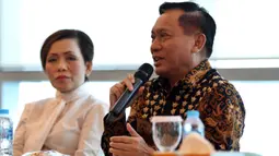 Dirut Indosiar yang juga Direktur SCM, Imam Sudjarwo hadiri acara Penandatanganan MOU di Gedung SCTV, Jakarta, Rabu (11/3/2020). MOU meliputi kerja sama Program Festival Ramadan 2020 antara Indosiar dengan Direktorat Penerangan Agama Islam Ditjen Bimas Islam Kemenag. (Liputan6.com/Johan Tallo)