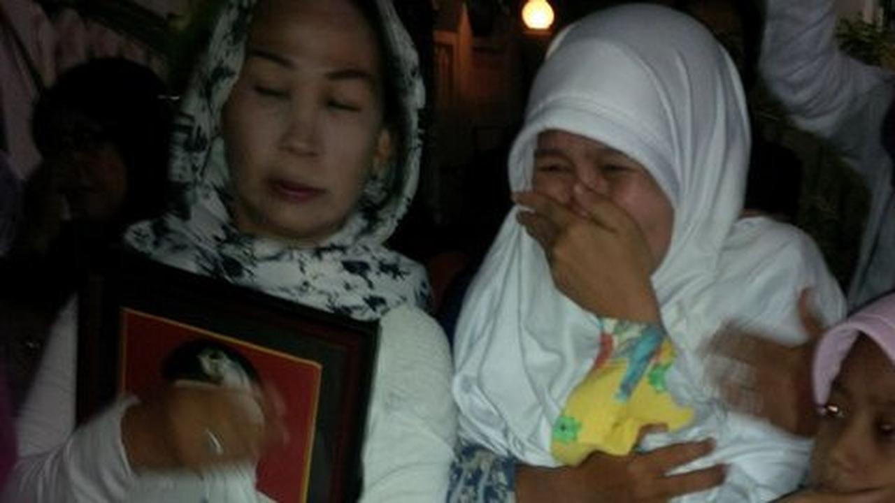 Jenazah Febby tiba di Ngurah Rai, disambut tangisan dan takbir