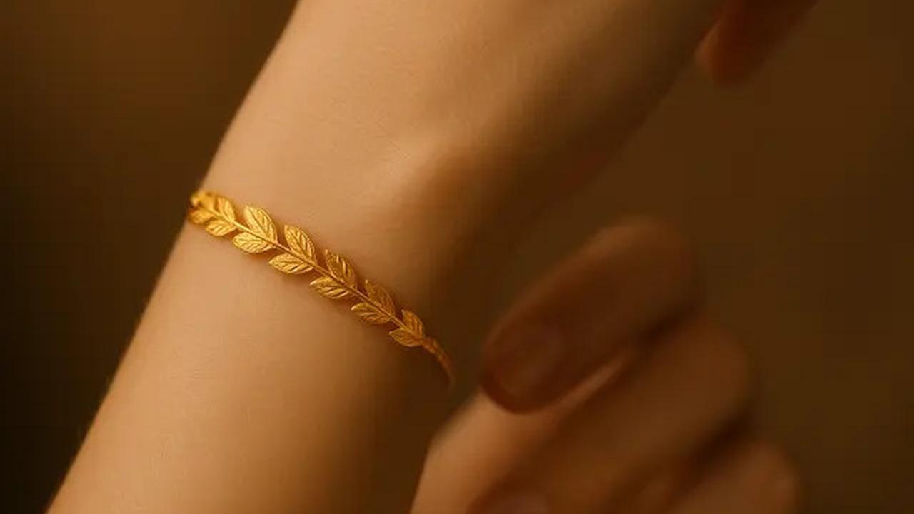9 Model Gelang Emas Elegan 2 Gram Motif Daun, Ide Perhiasan Menawan di 2025