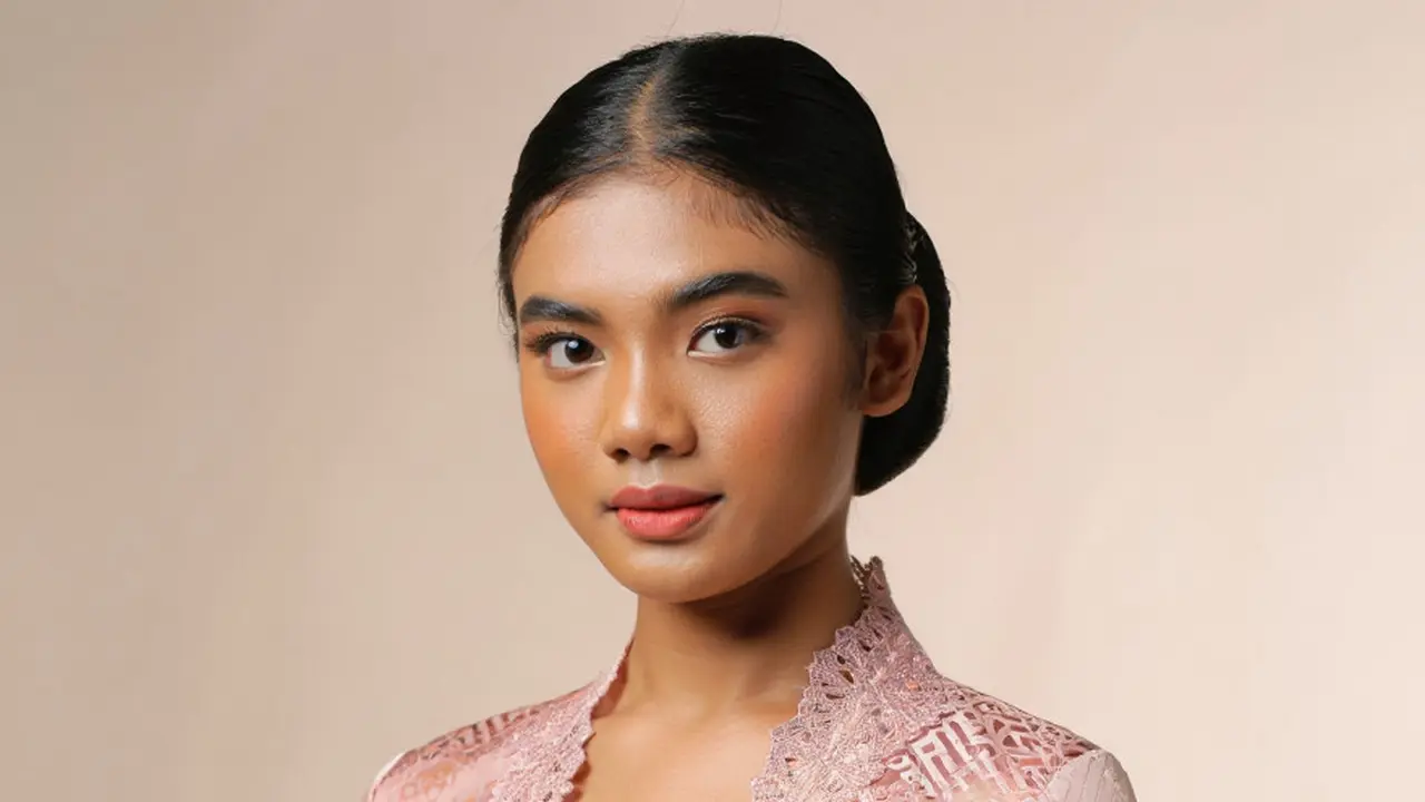 Kebaya Kutu Baru Modern Brokat Elegan Terbaru 2025