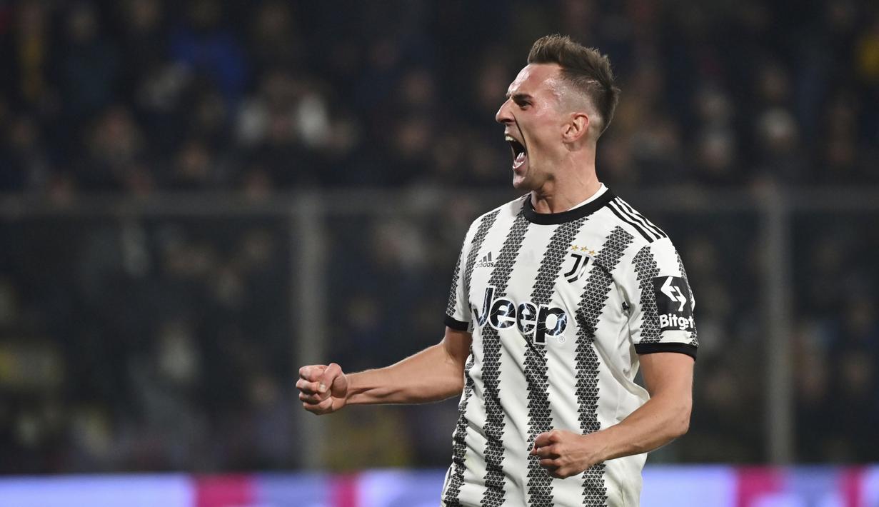 Tim asuhan Massimiliano Allegri itu harus menunggu hingga menit ke-90+1 untuk mencetak gol kemenangan melalui tendangan bebas Arkadiusz Milik. (Massimo Paolone/LaPresse via AP)