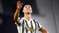 Striker Juventus, Cristiano Ronaldo, saat melawan Sampdoria pada laga Serie A di Stadion Allianz, Minggu (20/9/2020). Juventus menang dengan skor 3-0. (Marco Alpozzi/LaPresse via AP)