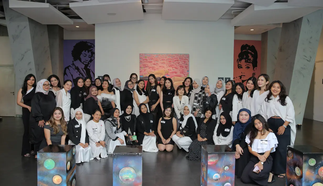 Sesi foto bersama menutup acara ini yang mengabadikan momen kebersamaan member FimelaXclusive Batch 2. Tertarik untuk join?