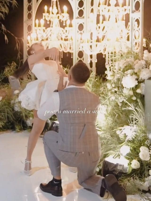 7 Momen Debi Sagita dan Marco Ivanos Cover Dance Lagu One Piece di Pesta Pernikahannya