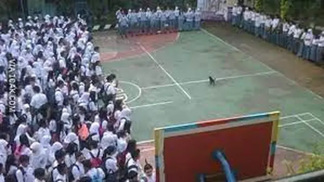 6 Foto Upacara Bendera saat Sekolah Zaman Dulu Ini Bikin Nostalgia