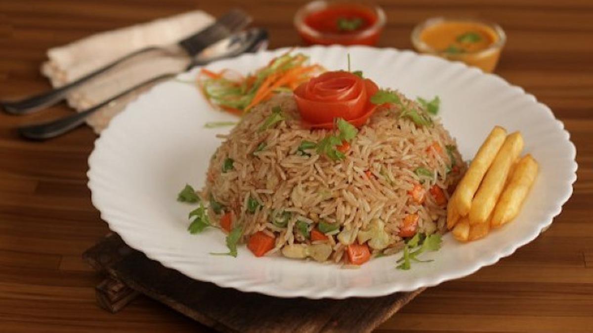 Biar Nasi Goreng Tetap Lezat tanpa Minyak Berlebih, Ini Triknya!