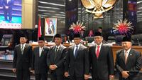 Gubernur DKI Anies Baswedan bersama pimpinan DPRD DKI usai pengesahan APBD-P 2019. (Delvira Hutabarat/Liputan6.com)