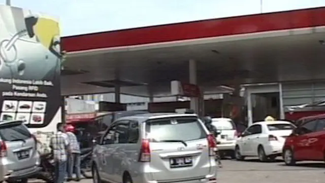 [VIDEO] Demi Pasang RFID, Pemilik Kendaraan Rela Antre Berjam-jam