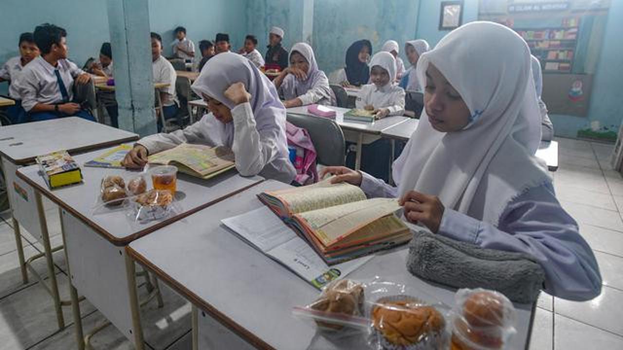 Sentilan Warga Bantul Samakan Menu MBG dengan Konsumsi Camilan Rapat Bulanan RT
