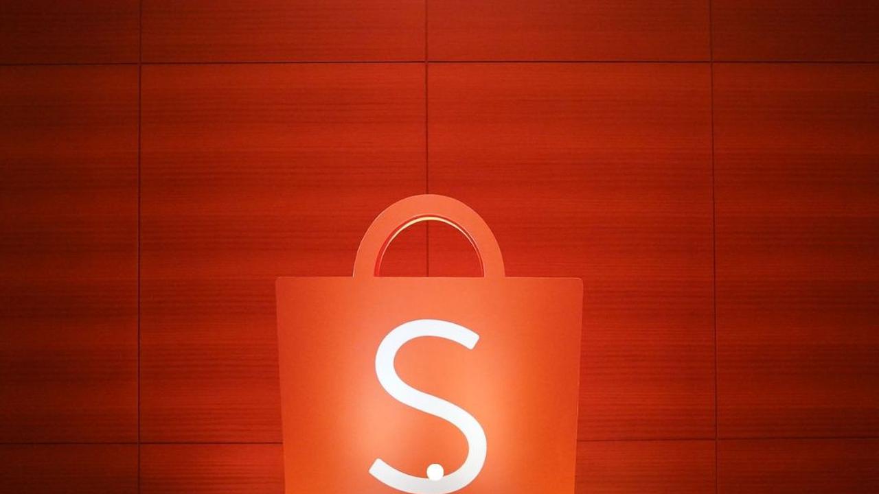 33 Brand, Seller, UMKM, Partner, dan Kreator Terima Penghargaan Shopee Super Awards 2023