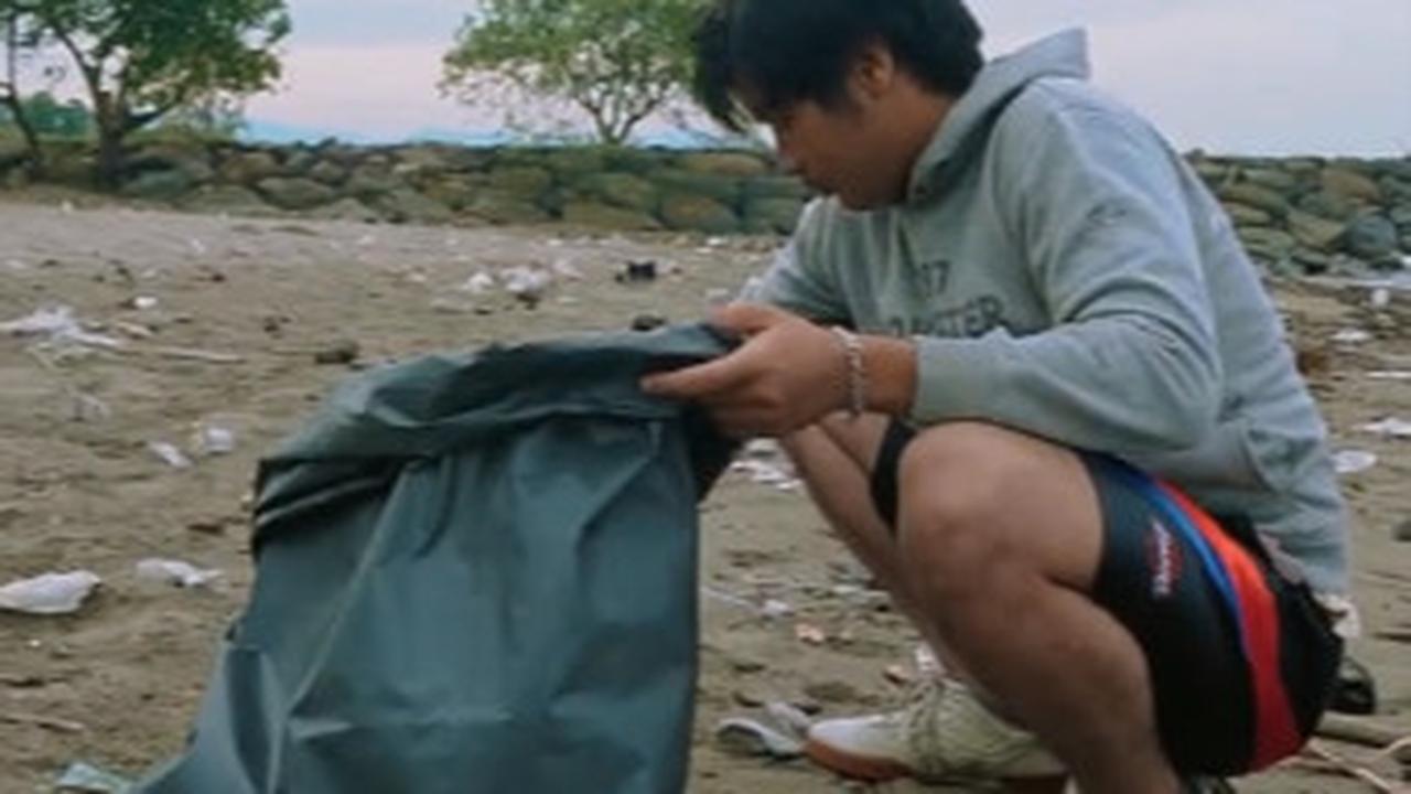 <b>Mulai dari Bersih-Bersih Sampah</b>
