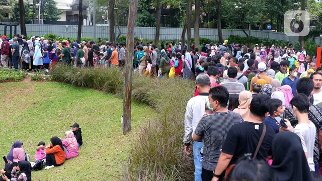 Akhir Pekan, Masyarakat Serbu Taman Tebet Eco Park
