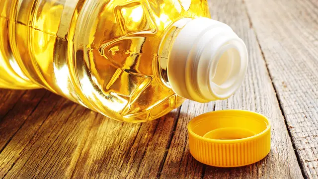 Bersih Seperti Baru Lagi, Begini Cara Menghilangkan Kerak Gosong Pada Panci Bekas Pakai