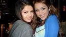 Selena pun dikatakan sudah menghubungi Miley untuk berterimakasih karena telah membelanya. (Selena Gomez - Fandom)