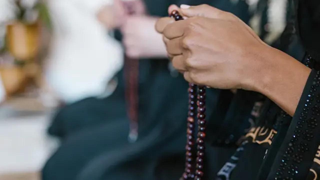 Dzikir dan Doa Salat Maghrib Sesuai yang Diajarkan Rasulullah, Amalkan Setiap Hari