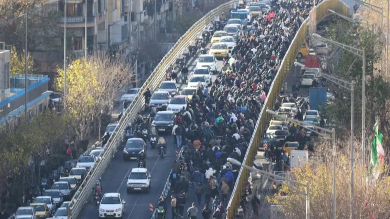 Demo di Iran Memanas, Kemlu RI Pastikan 386 WNI dalam Kondisi Aman