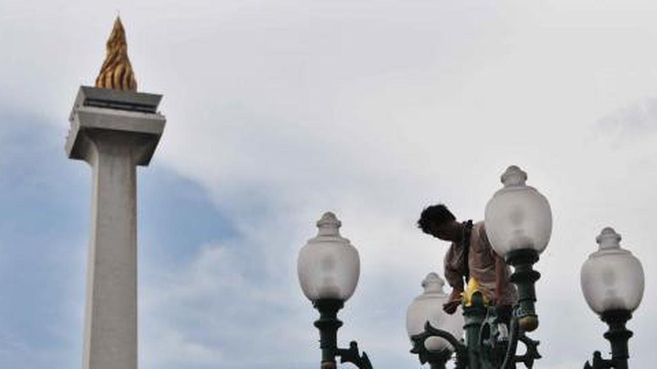 Monas punya lift tersibuk di dunia