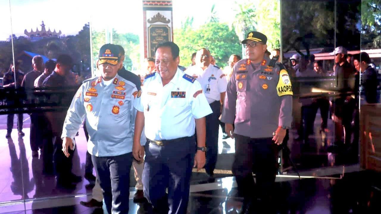 VIDEO: Wamenhub Blak-blakan Soal Status Bandara Morowali Ilegal "Tak Mungkin itu Tidak Terdaftar!"
