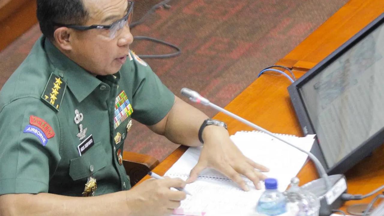 Sehingga jika digabungkan dengan gaji pokoknya, Agus akan mendapatkan penghasilan dari negara sekitar Rp48.924.756 sampai Rp49.672.764 per bulan.<br>