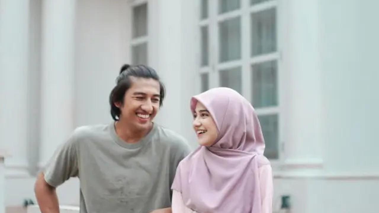 7 Gaya Muslimah Syifa Hadju, Tampil Menawan dan Memukau dengan Hijab