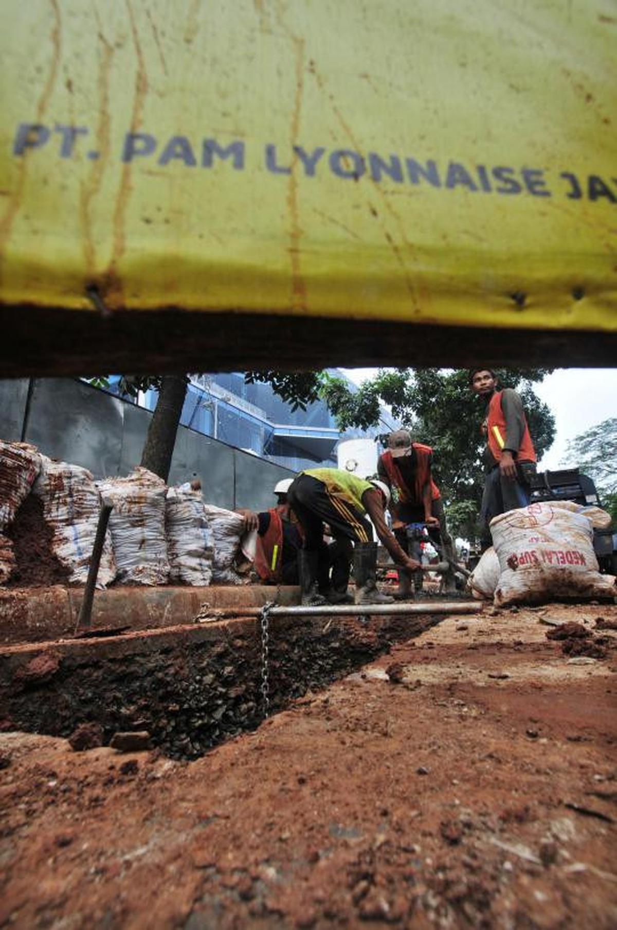 Palyja pasang pipa baru untuk air bersih