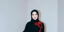 Biasa tampil di layar kaca, Irish Bella coba peran baru sebagai executive producer untuk sebuah film [@_irishbella_]