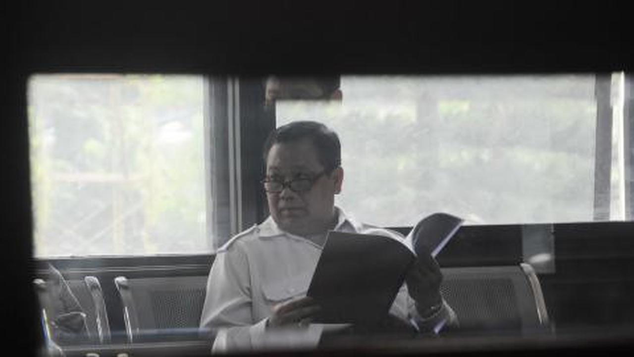 Ridwan divonis 6 tahun, istri menangis tersedu