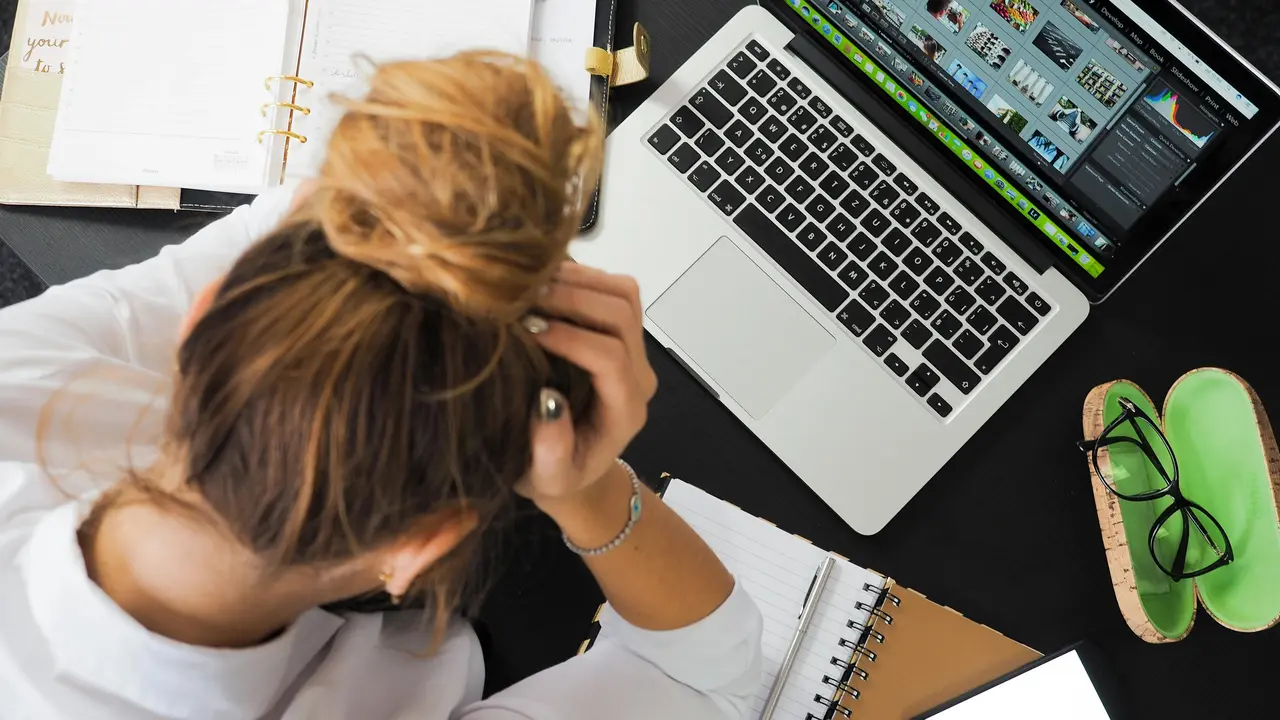 Jangan Disepelekan, Ini 4 Tanda Kalau Kamu Mengalami Burnout saat Bekerja