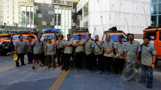Peserta Indonesia Off Road Expedition-Java 2015 saat foto bersama di Epicentrum, Kuningan, Jakarta, Jumat (6/2/2015). (Liputan6.com/Johan Tallo)
