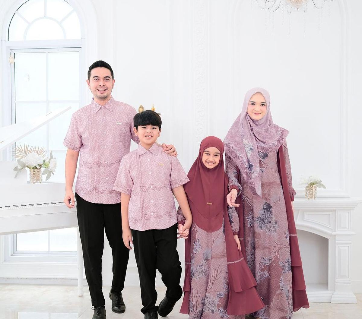 15 Rekomendasi Baju Lebaran Couple 2024, Tampil Trendy dan Kompak