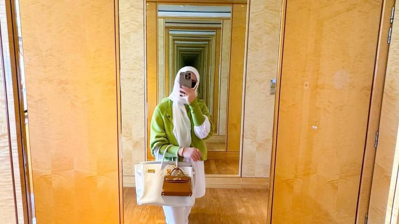 Mirror Selfie