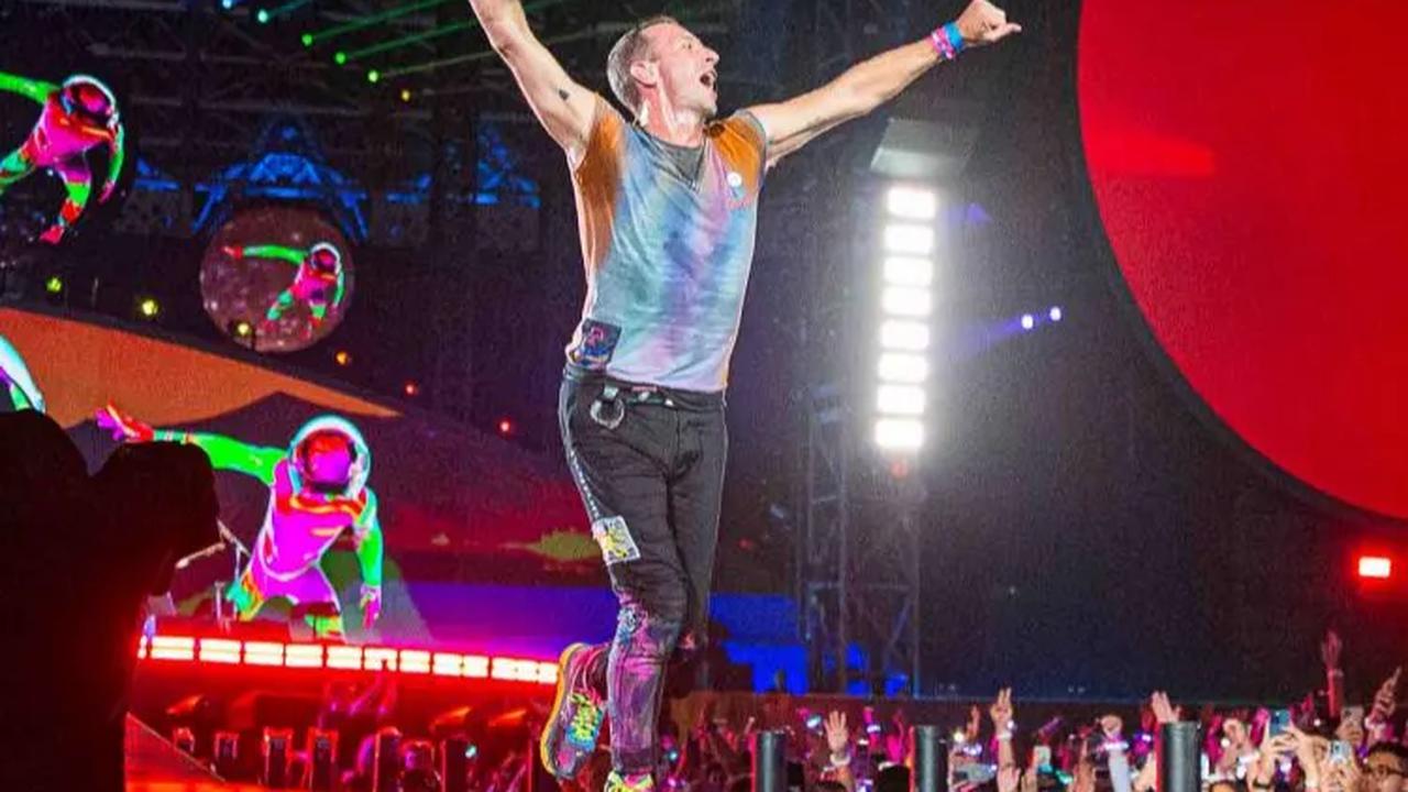 FOTO: Penampilan Coldplay Saat Mengguncang Stadion Utama GBK di Jakarta