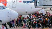 Direktur Umum Lion Air Edward Sirait menyatakan bukan perkara mudah menyediakan makan dan minum bagi eluruh penumpang Lion Air yang delay.