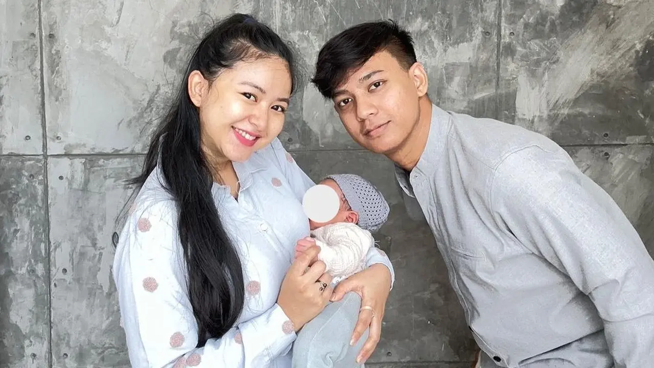 Pesona Adinda Azani Rayakan Lebaran Pertama Bersama Anak Layaknya Gadis Berumur 17 Tahun