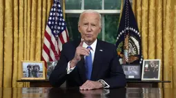 Joe Biden menyampaikan pidato perdananya usai batal mencalonkan diri lagi sebagai presiden dalam Pilpres AS November mendatang. (Evan Vucci / POOL / AFP)