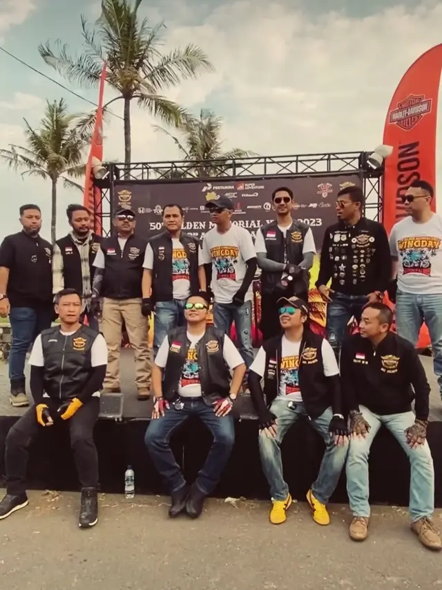 Arya Saloka sibuk touring bareng geng motor