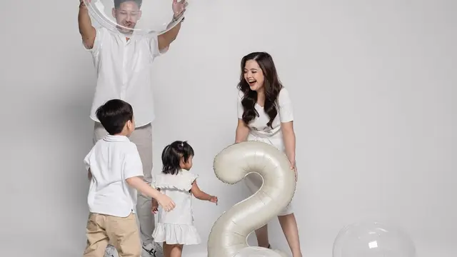 Pemotretan Terbaru Keluarga Tasya Kamila, Disebut Bak Keluarga Cemara (credit: instagram/tasyakamila)