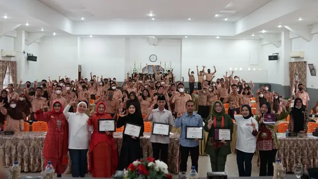 Nadya Putri Salsabila dalam gelar wicara “Internalisasi Nilai Pancasila di Ruang Digital” di SMA Negeri 1 Medan, 7 Oktober 2022. (Dok. Kementerian Kominfo RI)