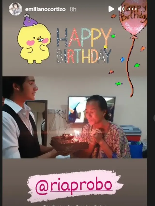 Setelah itu, pemain Indah Pada Waktunya mengucap terima kasih lalu mencium pipi Emil dan teman-temannya (Instagram Stories)