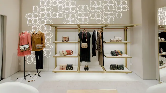 Ruang VIP di butik Coach Plaza Indonesia