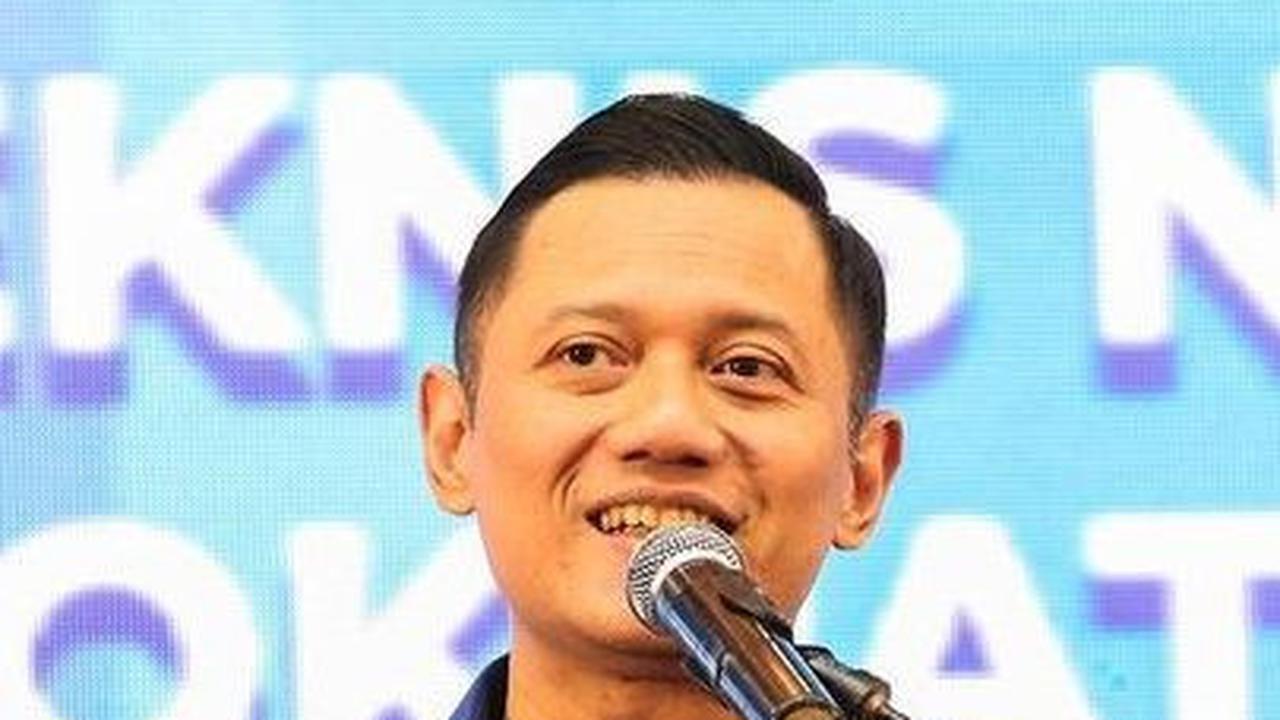 Potret Lawas AHY Masih Balita dengan Sang Kakek, Sosoknya Dikenal Jenderal TNI Penumpas PKI