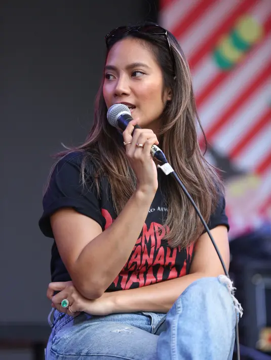 Selain Tara Basro, film Perempuan Tanah Jahanam juga dibintangi Ario Bayu, Asmara Abigail. Marissa Anita dan masih banyak lagi. (Adrian Putra/Fimela.com)