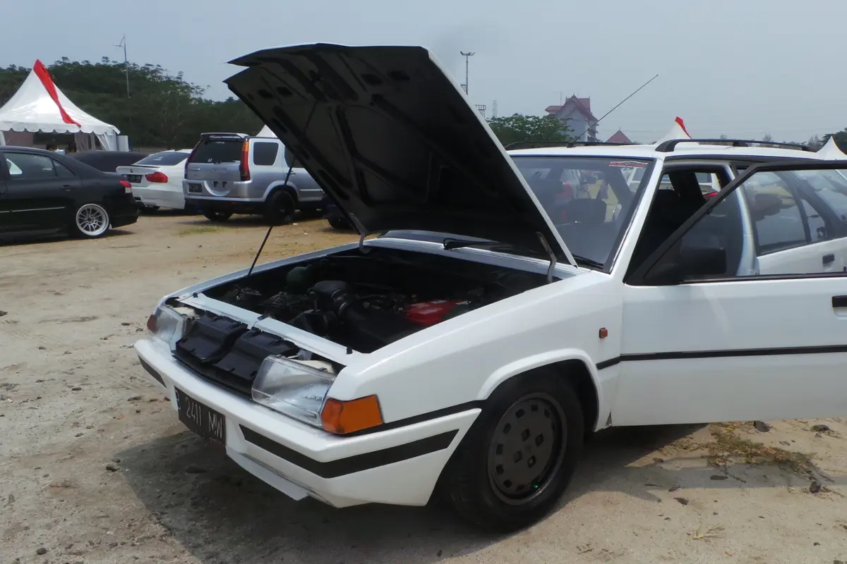 Mobil Langka di Asia Tenggara Jalan-jalan ke Ancol