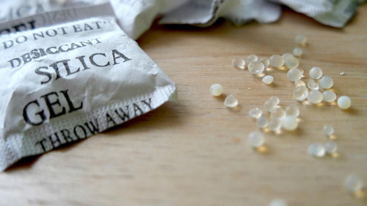 Ilustrasi Silica Gel.
